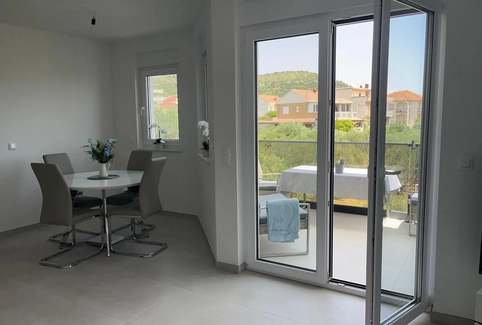 Apartments Julia تروغير
